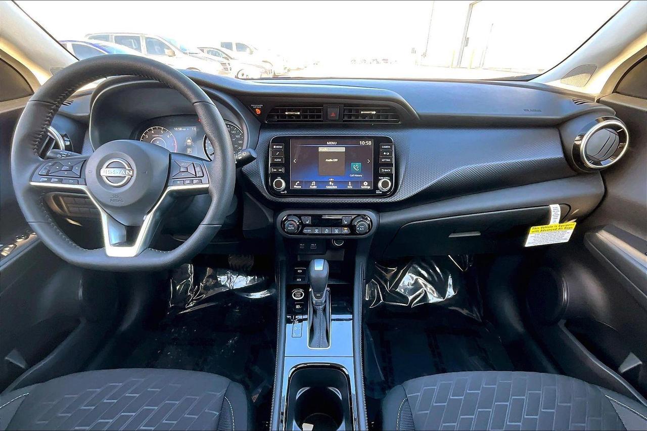 2025 Nissan Kicks Play SV 4dr Front-Wheel Drive Photo
