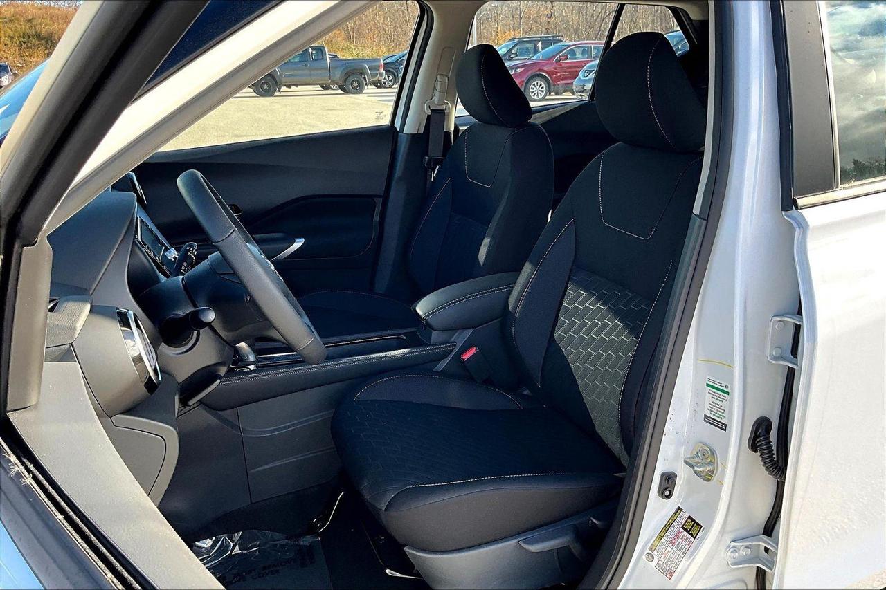2025 Nissan Kicks Play SV 4dr Front-Wheel Drive Photo