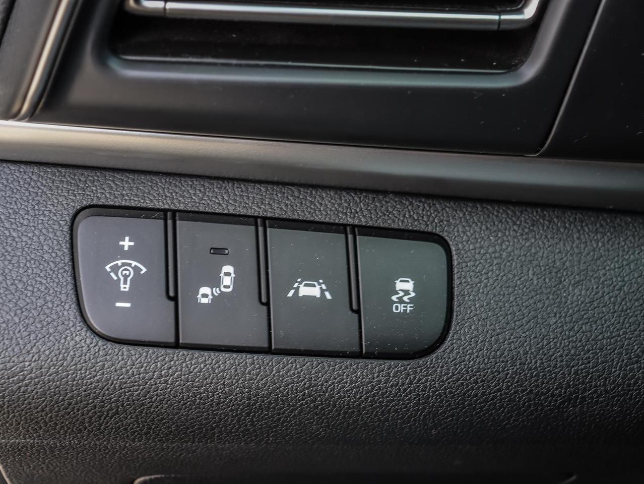 2020 Hyundai Elantra Ultimate 4dr Sedan Photo