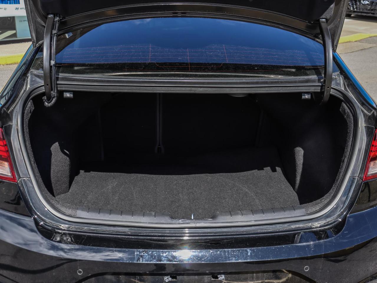 2020 Hyundai Elantra Ultimate 4dr Sedan Photo