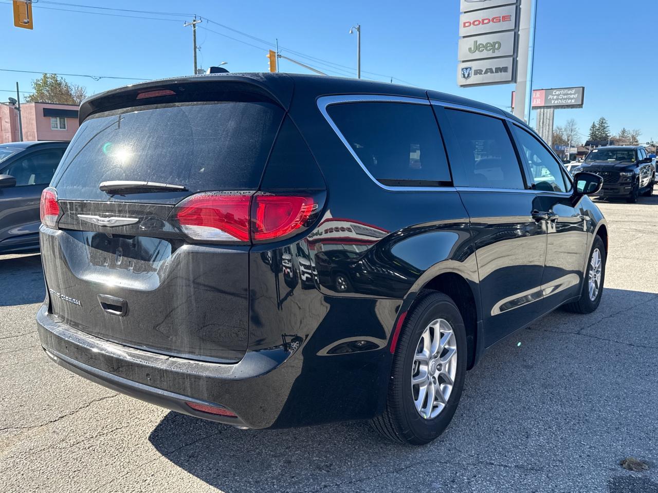 2026 Chrysler Grand Caravan SXT Front-Wheel Drive Passenger Van Photo4