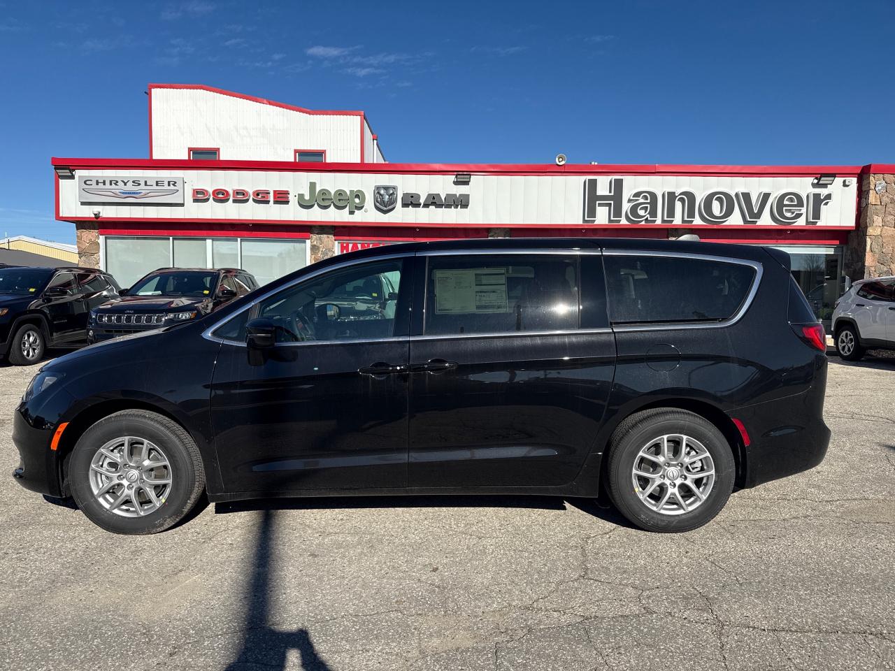 2026 Chrysler Grand Caravan SXT Front-Wheel Drive Passenger Van Photo