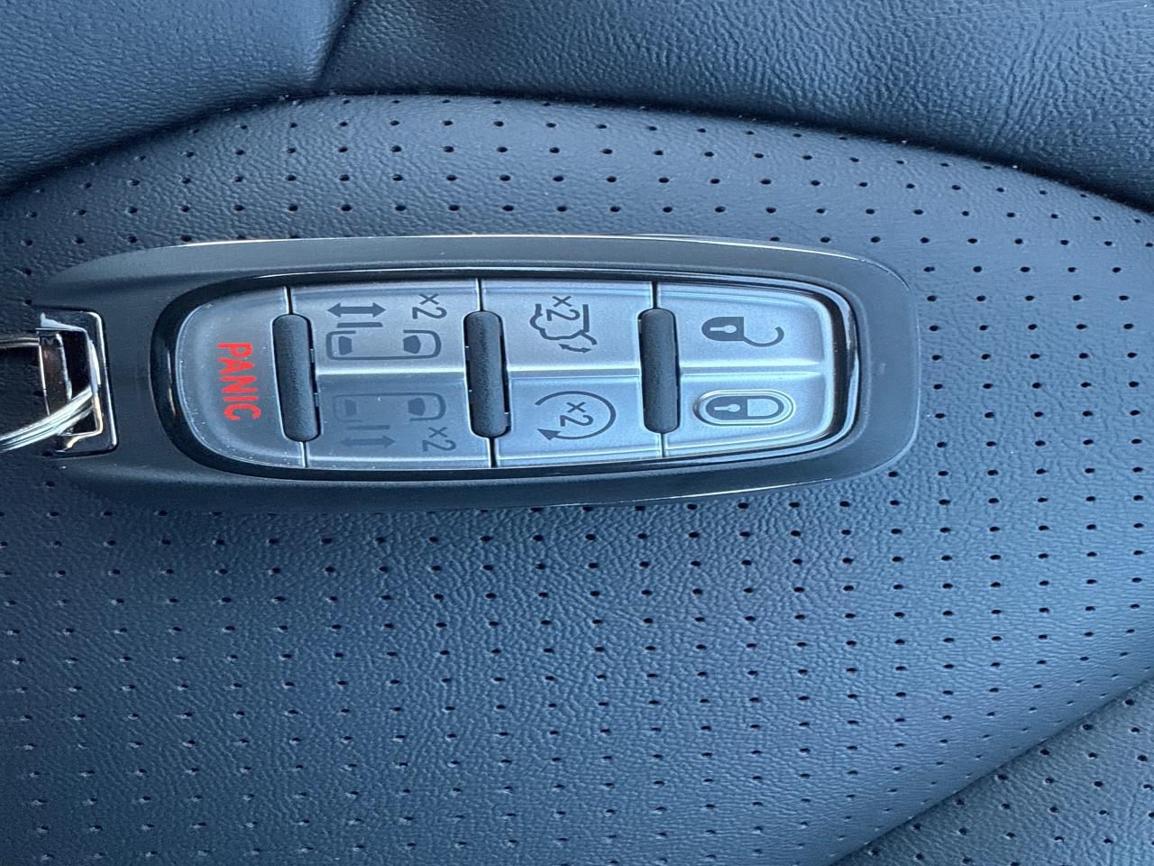 2026 Chrysler Grand Caravan SXT Front-Wheel Drive Passenger Van Photo