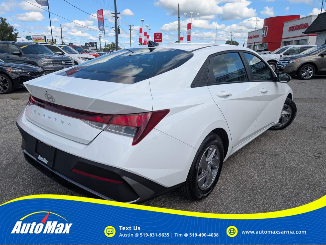 2024 Hyundai Elantra ESSENTIAL 4DR SEDAN Photo4