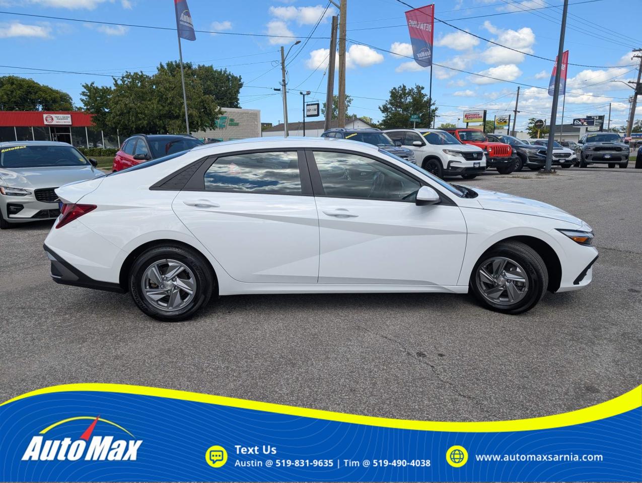 2024 Hyundai Elantra ESSENTIAL 4DR SEDAN Photo3