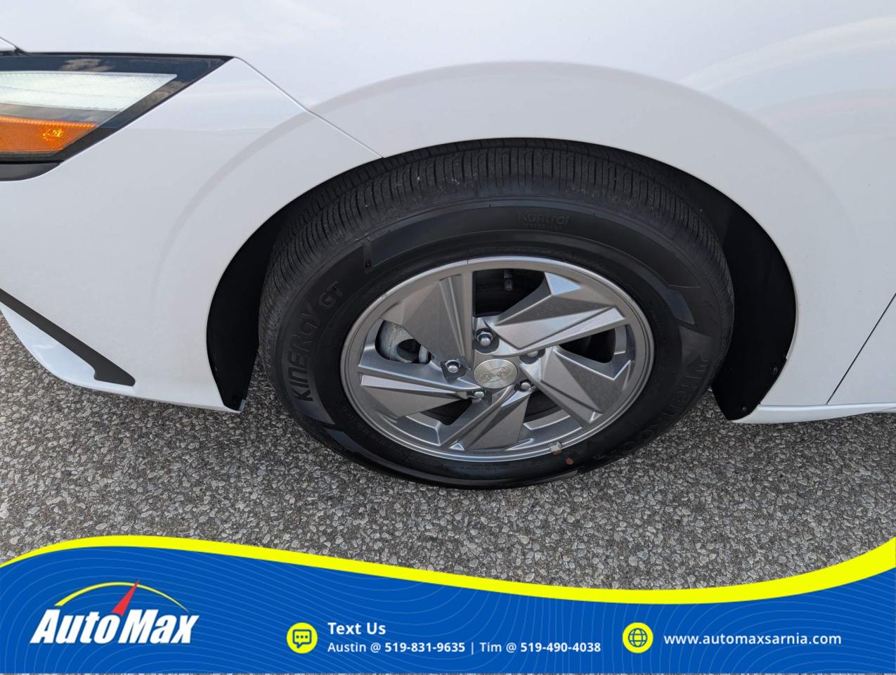 2024 Hyundai Elantra ESSENTIAL 4DR SEDAN Photo