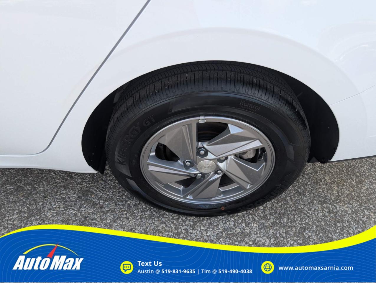 2024 Hyundai Elantra ESSENTIAL 4DR SEDAN Photo