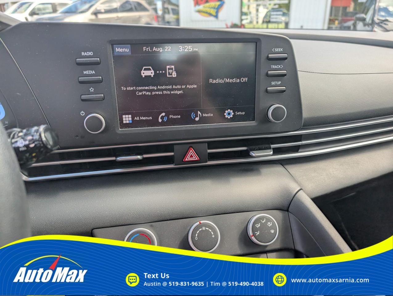 2024 Hyundai Elantra ESSENTIAL 4DR SEDAN Photo