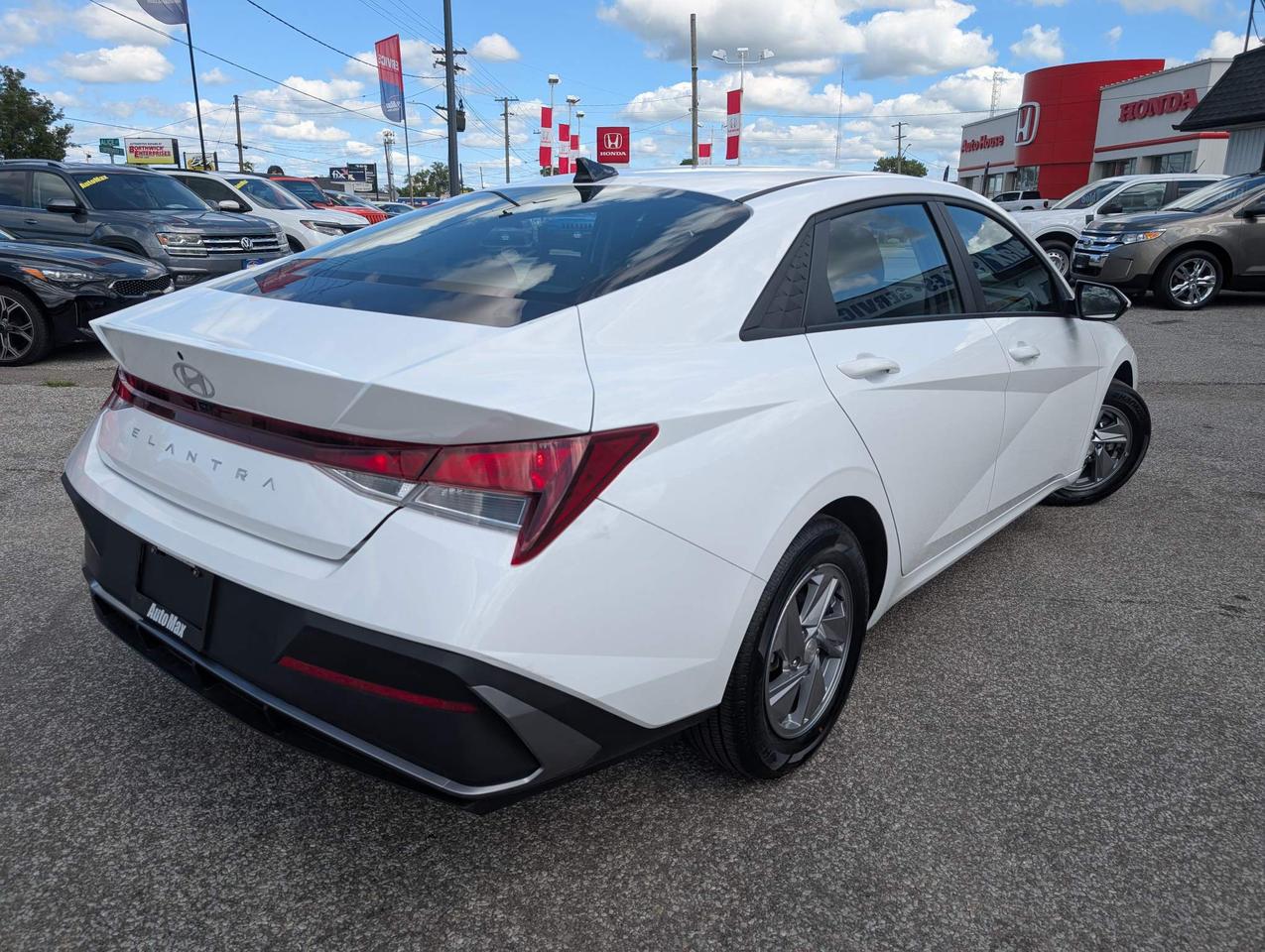 2024 Hyundai Elantra ESSENTIAL 4DR SEDAN Photo