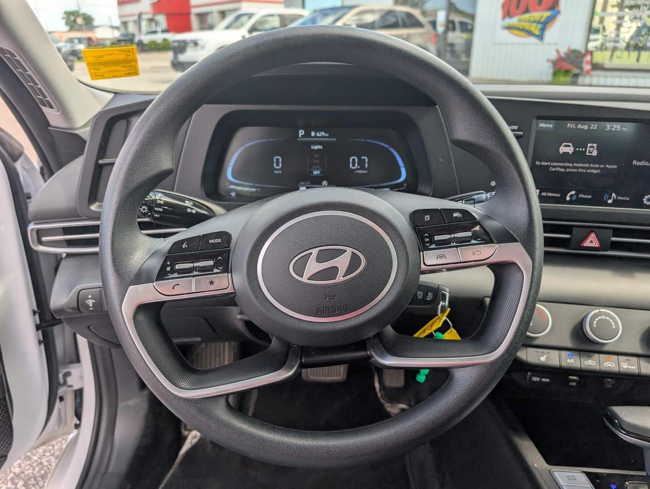 2024 Hyundai Elantra ESSENTIAL 4DR SEDAN Photo