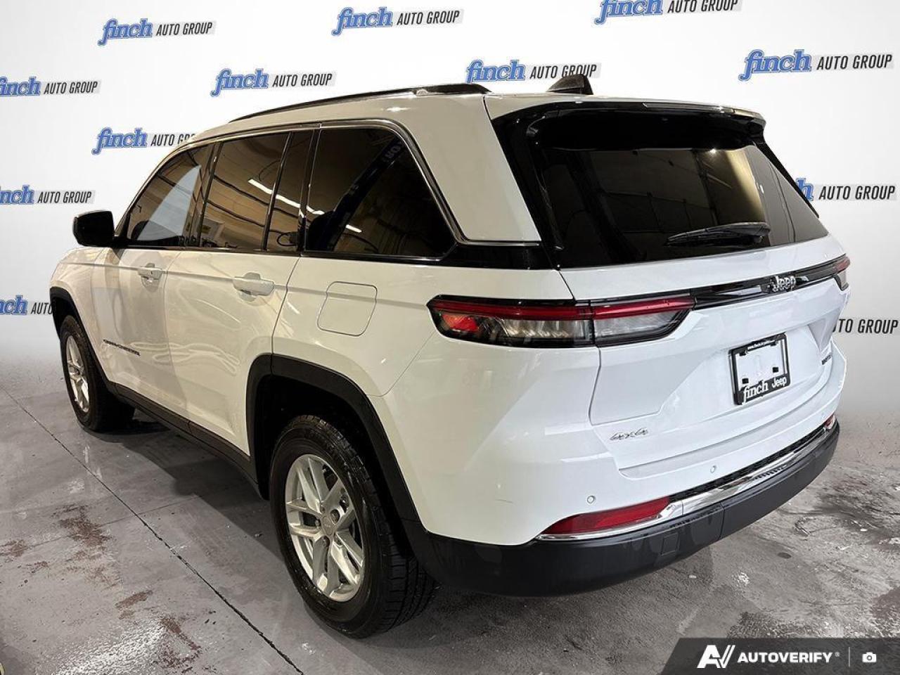 2023 Jeep Grand Cherokee Laredo 4dr 4x4 Photo3