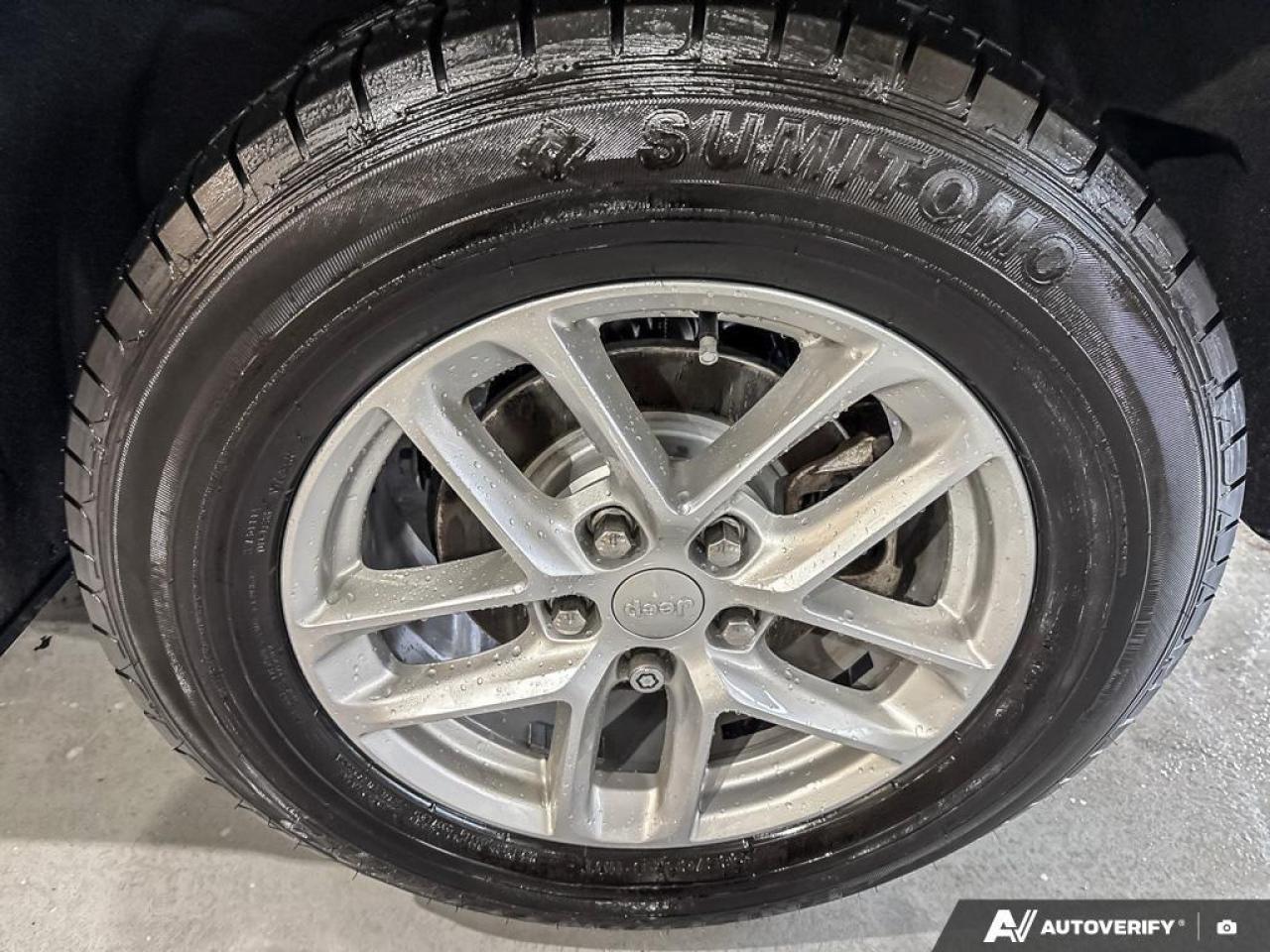 2023 Jeep Grand Cherokee Laredo 4dr 4x4 Photo