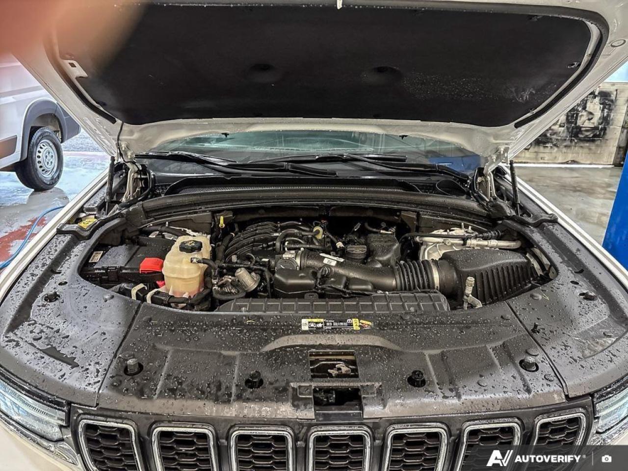 2023 Jeep Grand Cherokee Laredo 4dr 4x4 Photo