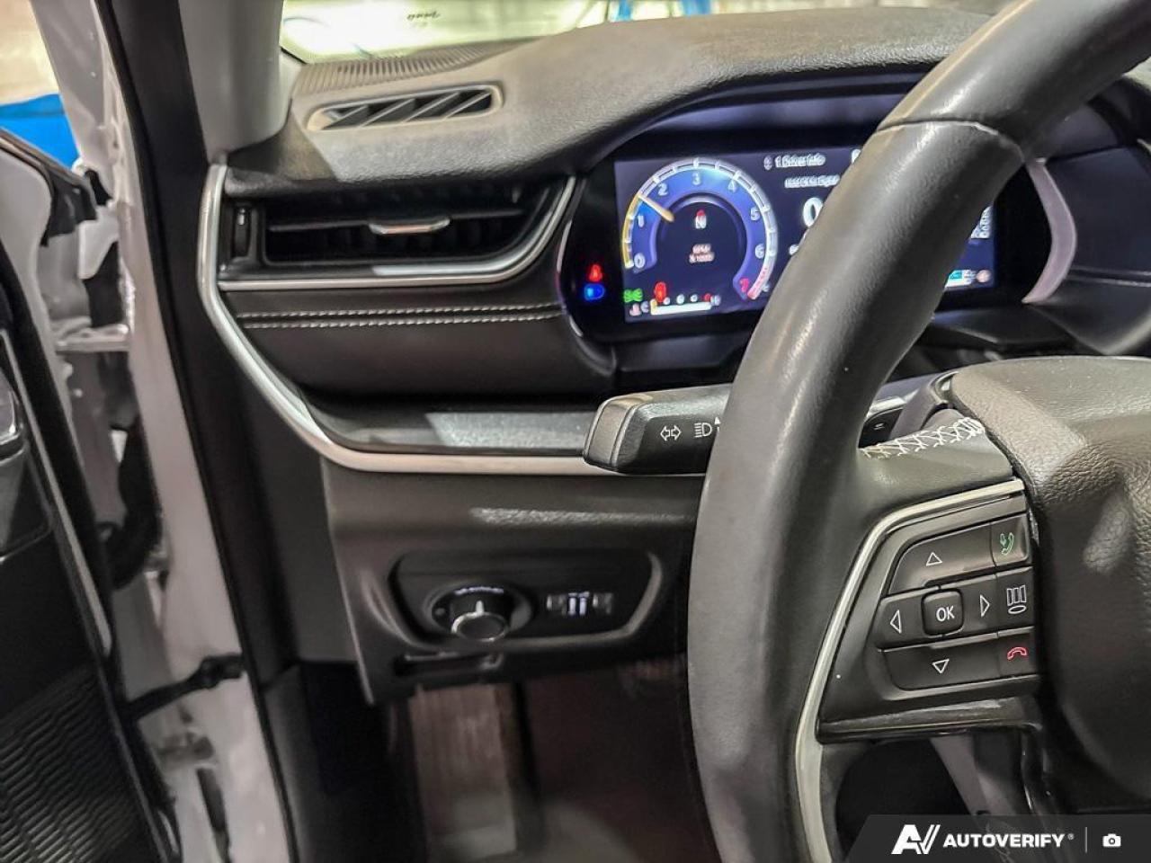 2023 Jeep Grand Cherokee Laredo 4dr 4x4 Photo