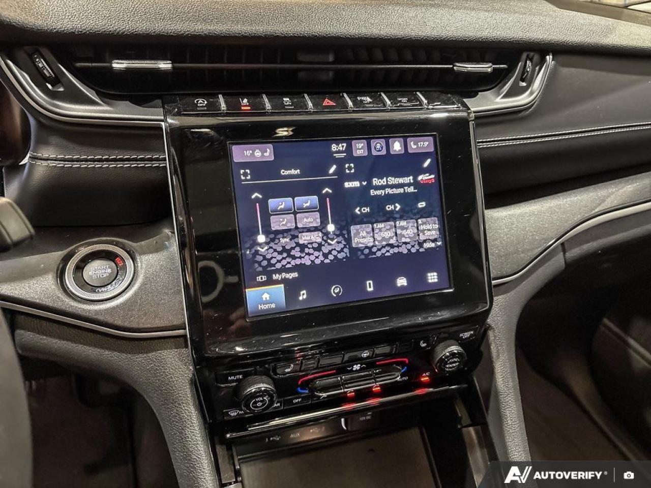 2023 Jeep Grand Cherokee Laredo 4dr 4x4 Photo