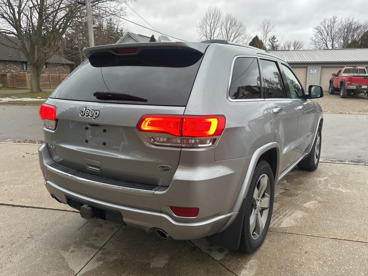 2014 Jeep Grand Cherokee Overland  ** THE  CAT'S  MEOW ! ** Photo4