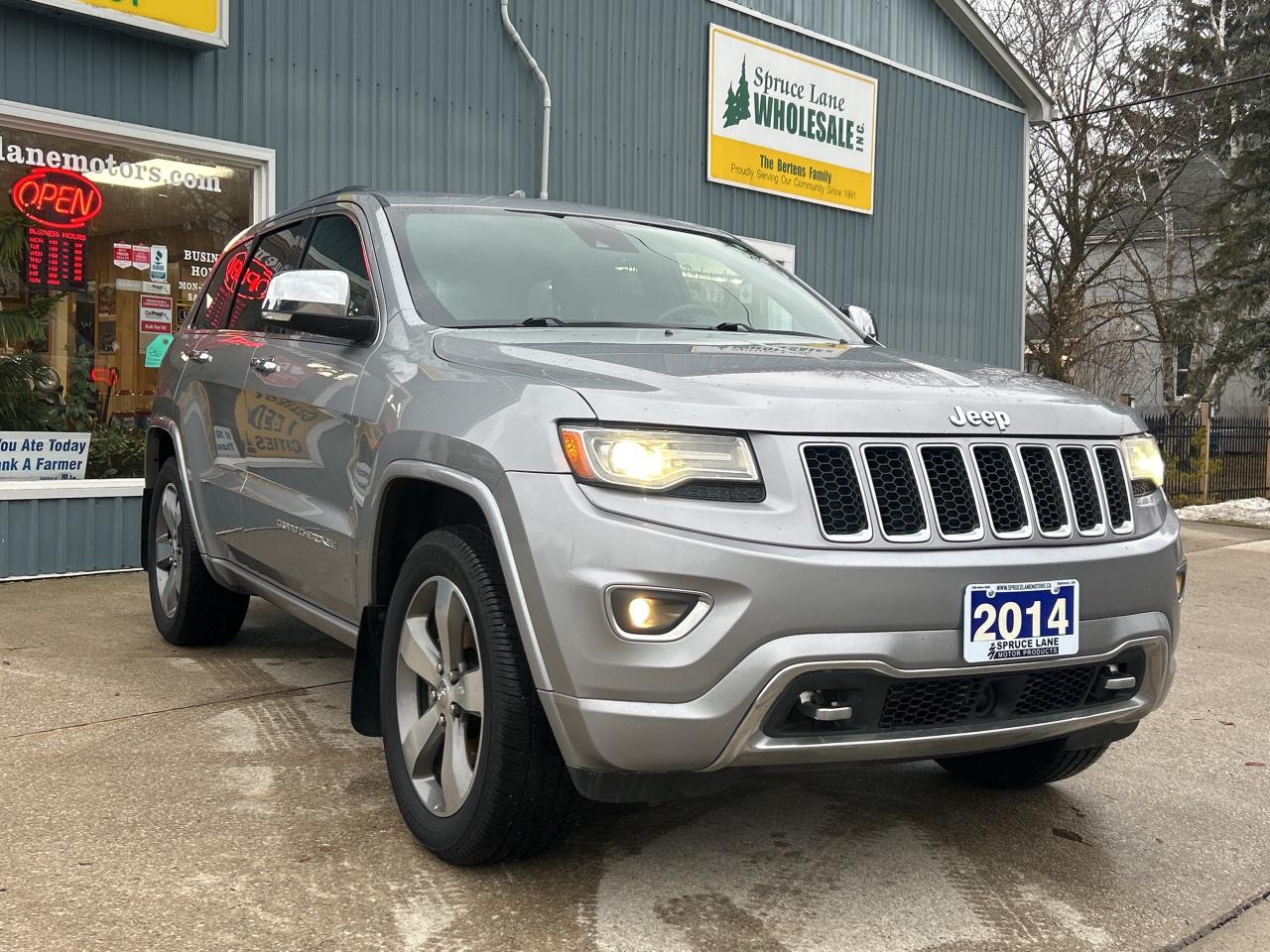 2014 Jeep Grand Cherokee Overland  ** THE  CAT'S  MEOW ! ** Photo