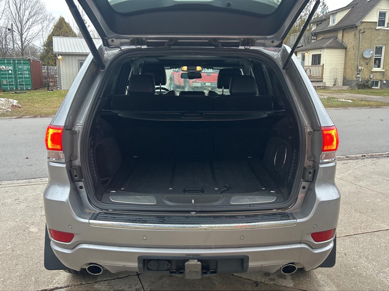 2014 Jeep Grand Cherokee Overland  ** THE  CAT'S  MEOW ! ** Photo