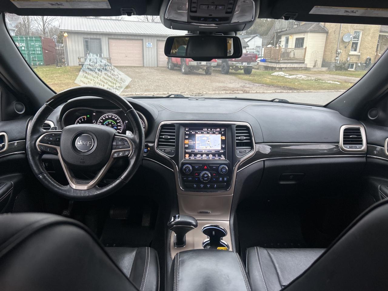 2014 Jeep Grand Cherokee Overland  ** THE  CAT'S  MEOW ! ** Photo