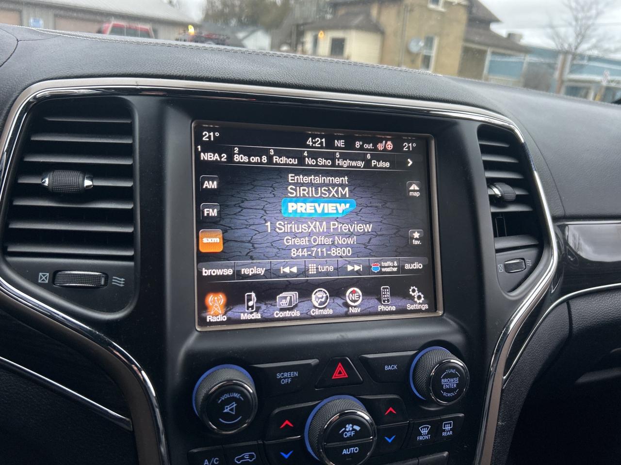 2014 Jeep Grand Cherokee Overland  ** THE  CAT'S  MEOW ! ** Photo