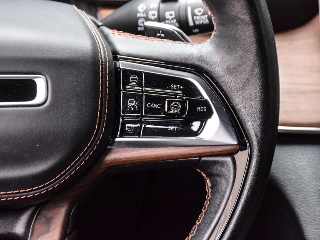 2023 Jeep Grand Cherokee Summit 4dr 4x4 Photo