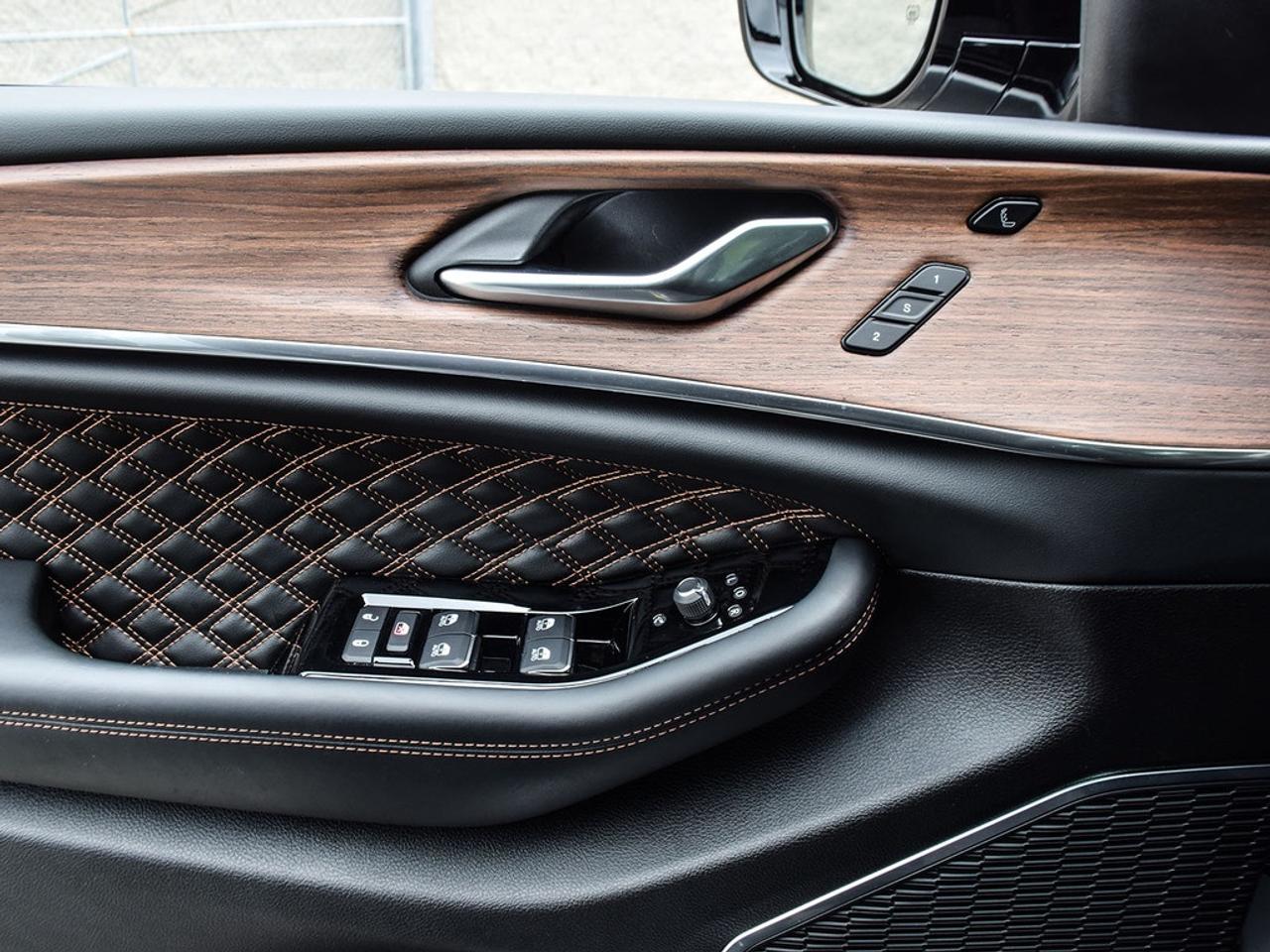 2023 Jeep Grand Cherokee Summit 4dr 4x4 Photo