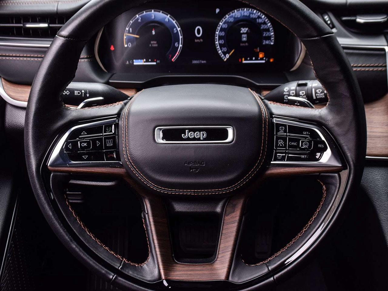 2023 Jeep Grand Cherokee Summit 4dr 4x4 Photo