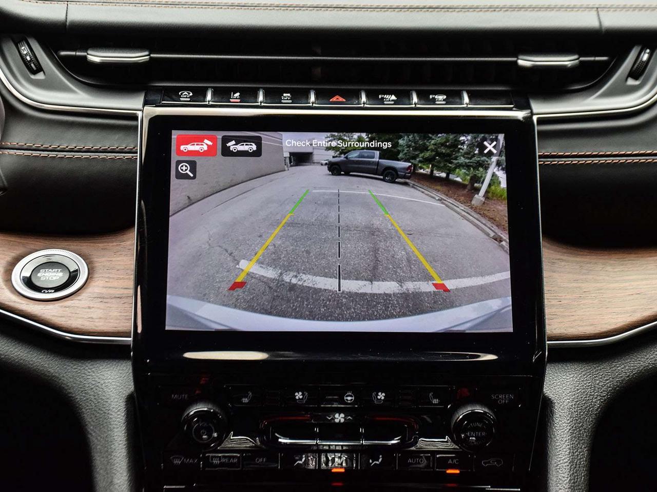 2023 Jeep Grand Cherokee Summit 4dr 4x4 Photo