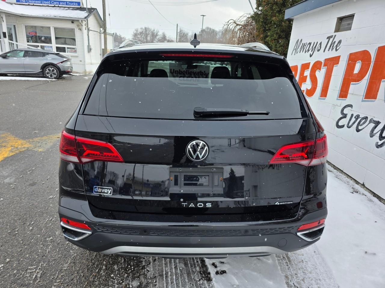 2022 Volkswagen Taos Highline 4dr All-Wheel Drive 4MOTION Photo