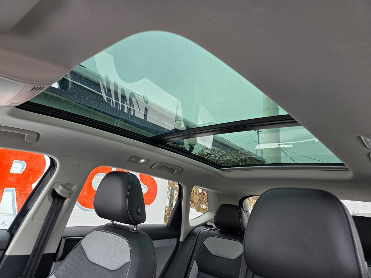 2022 Volkswagen Taos Highline 4dr All-Wheel Drive 4MOTION Photo