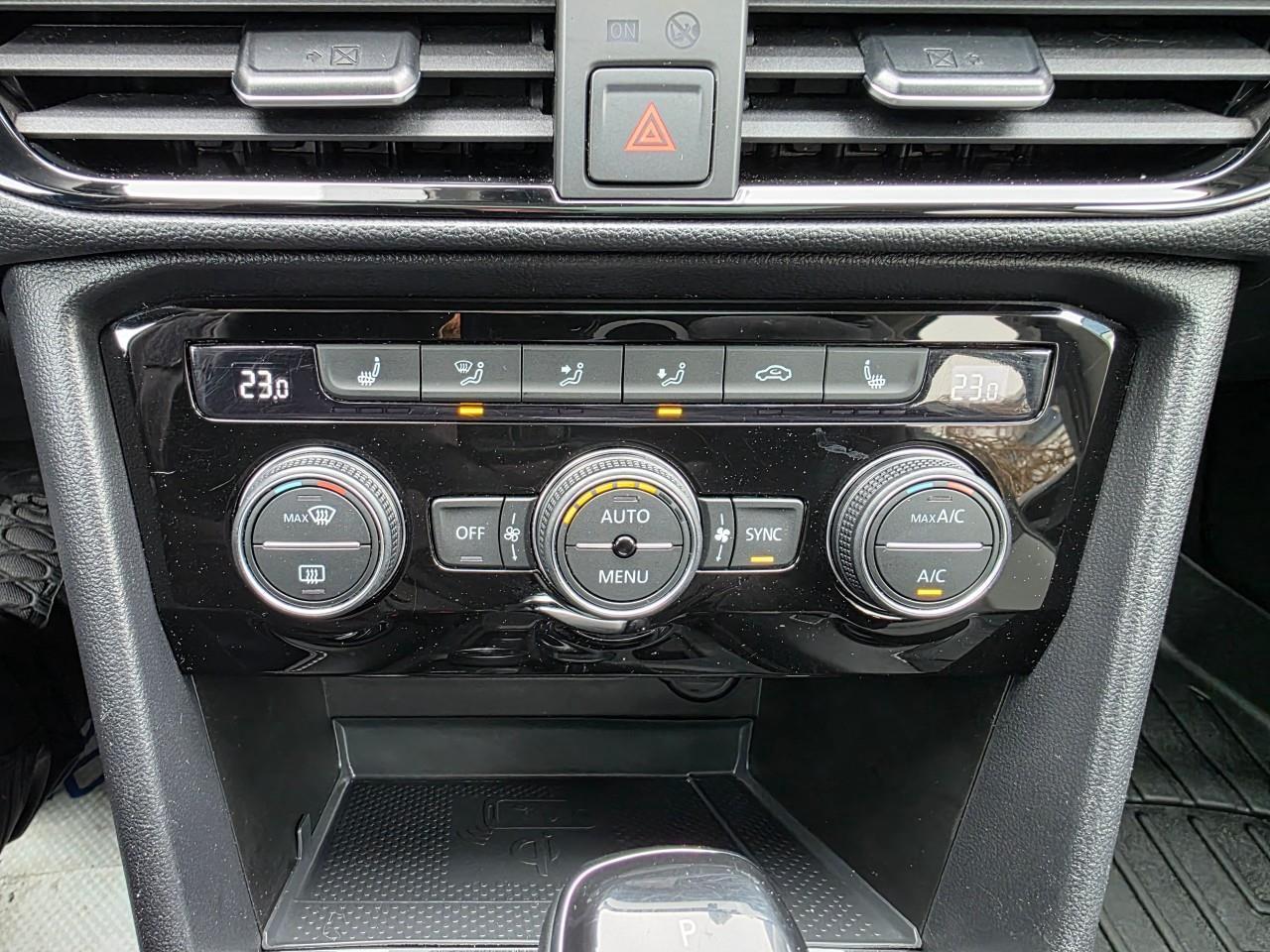 2022 Volkswagen Taos Highline 4dr All-Wheel Drive 4MOTION Photo