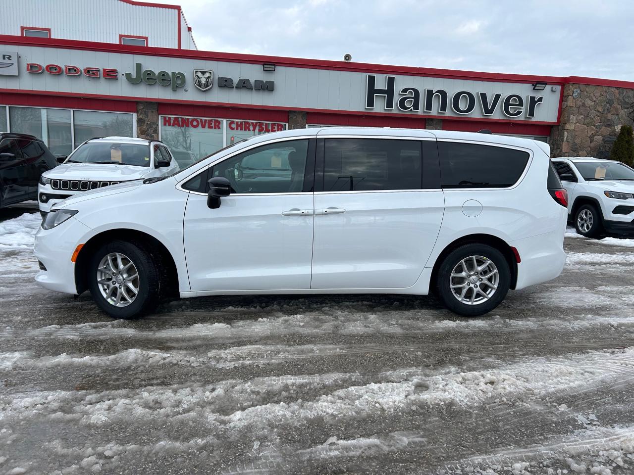 2026 Chrysler Grand Caravan SXT Front-Wheel Drive Passenger Van Photo