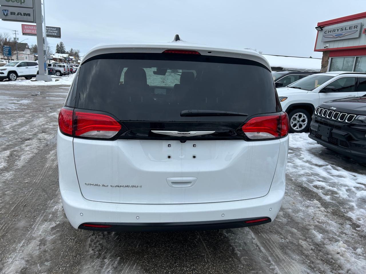 2026 Chrysler Grand Caravan SXT Front-Wheel Drive Passenger Van Photo3