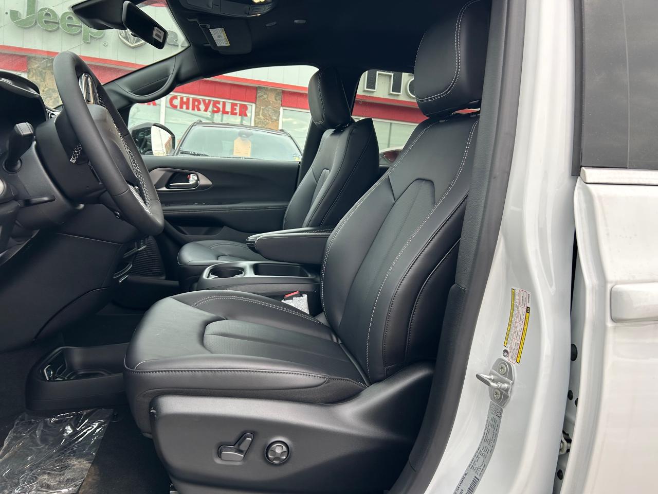 2026 Chrysler Grand Caravan SXT Front-Wheel Drive Passenger Van Photo