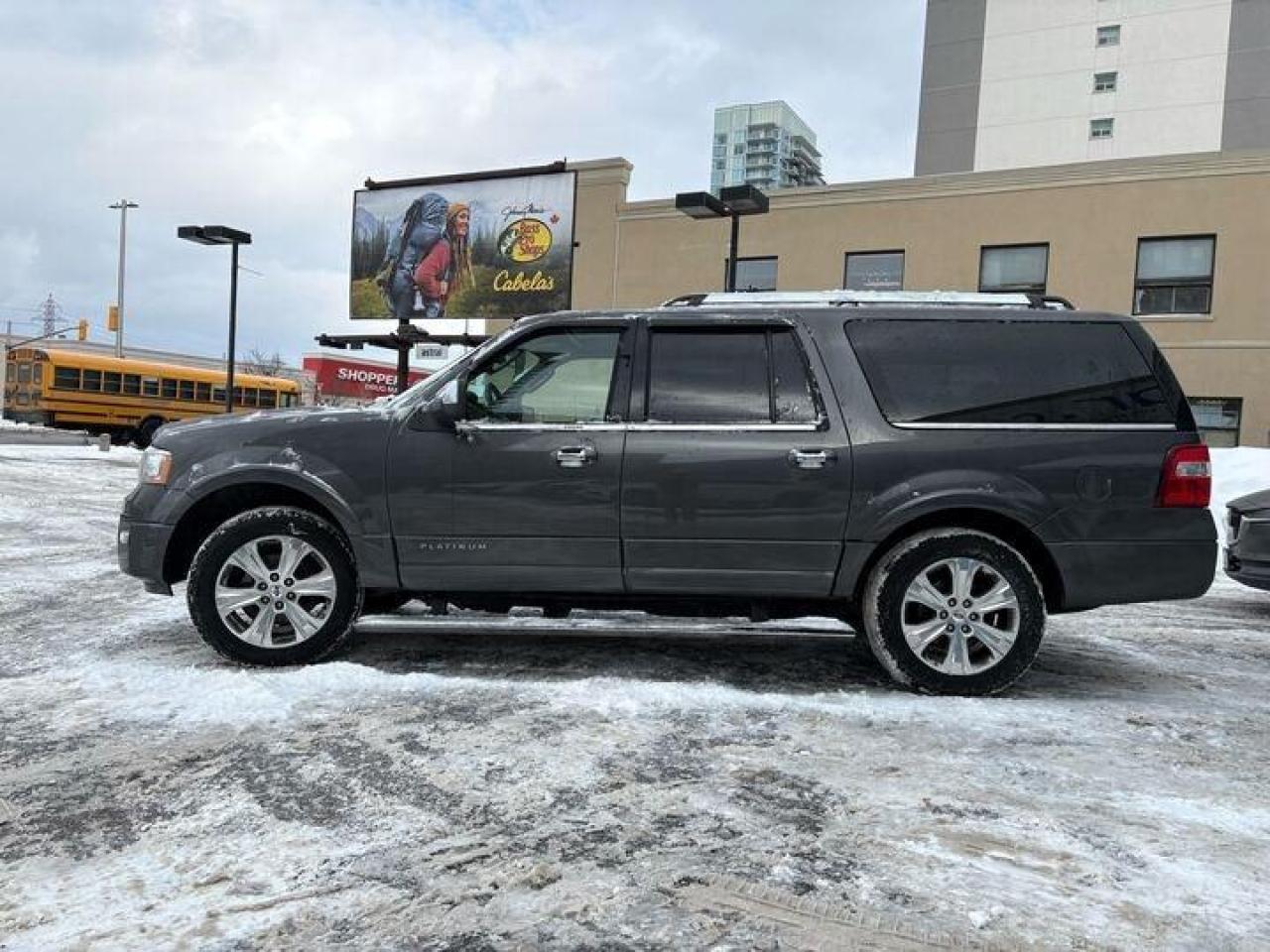 2017 Ford Expedition Max Platinum 4dr 4x4 Photo