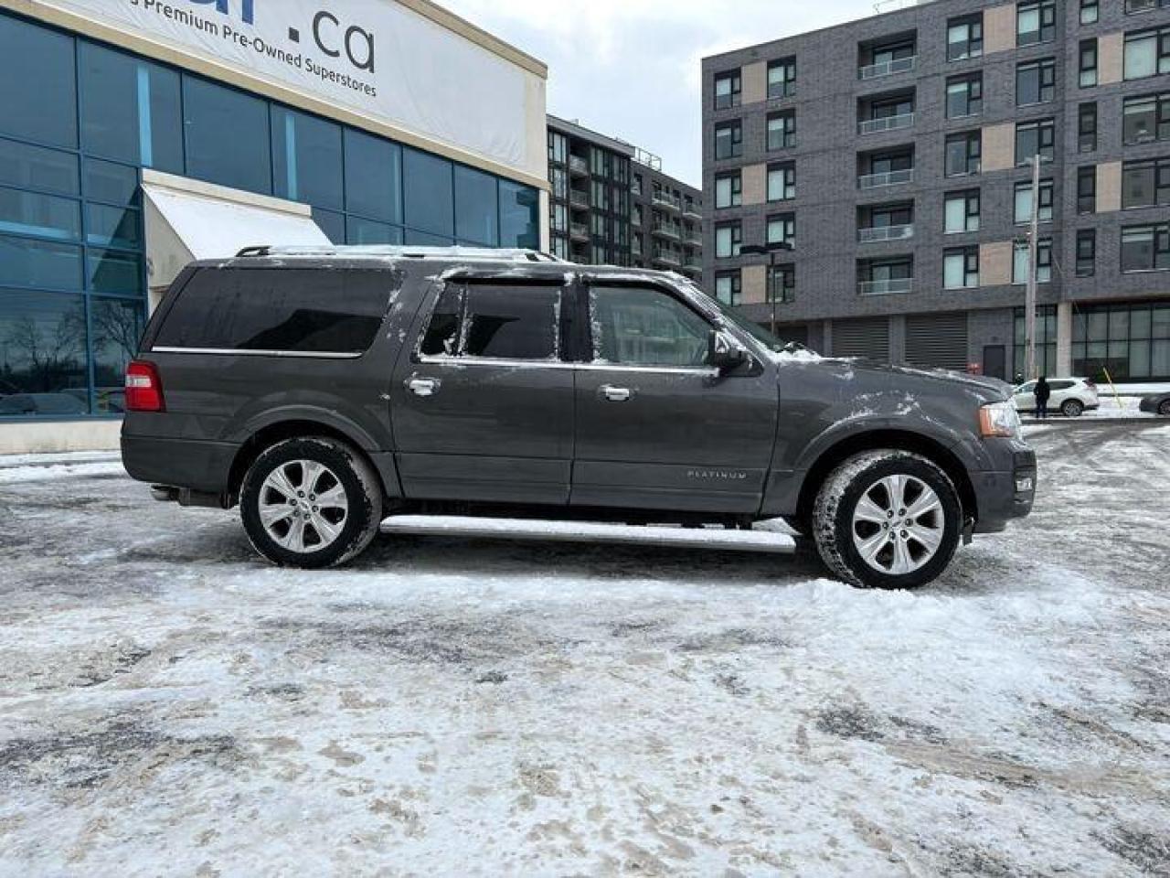 2017 Ford Expedition Max Platinum 4dr 4x4 Photo