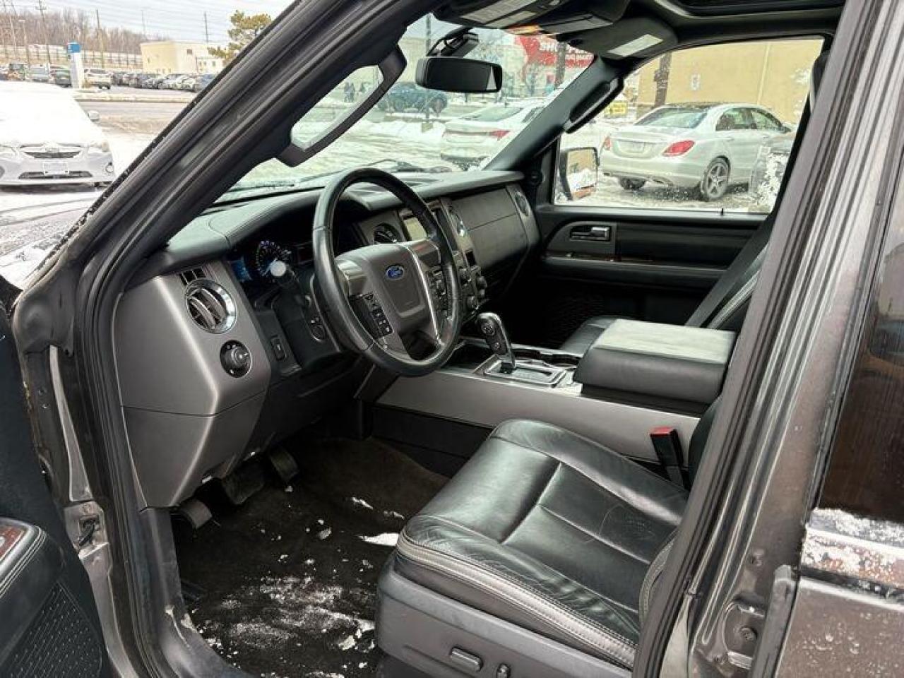 2017 Ford Expedition Max Platinum 4dr 4x4 Photo