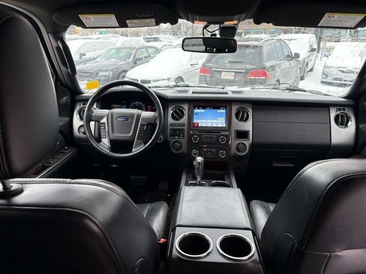 2017 Ford Expedition Max Platinum 4dr 4x4 Photo