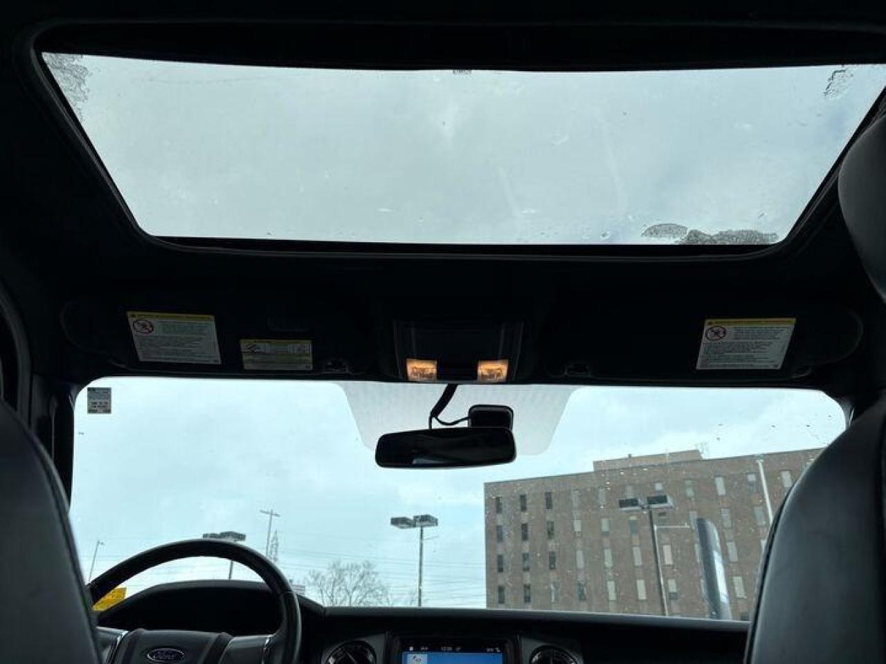 2017 Ford Expedition Max Platinum 4dr 4x4 Photo