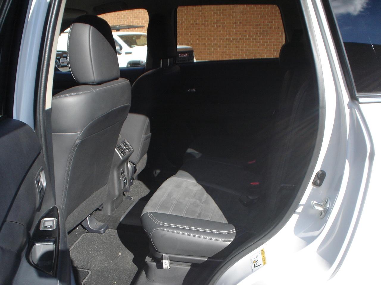 2019 Mitsubishi Outlander PHEV  Photo