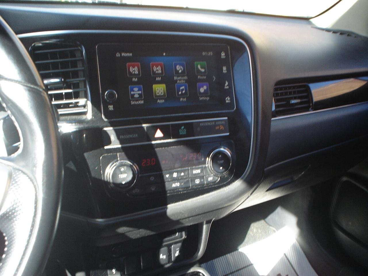 2019 Mitsubishi Outlander PHEV  Photo