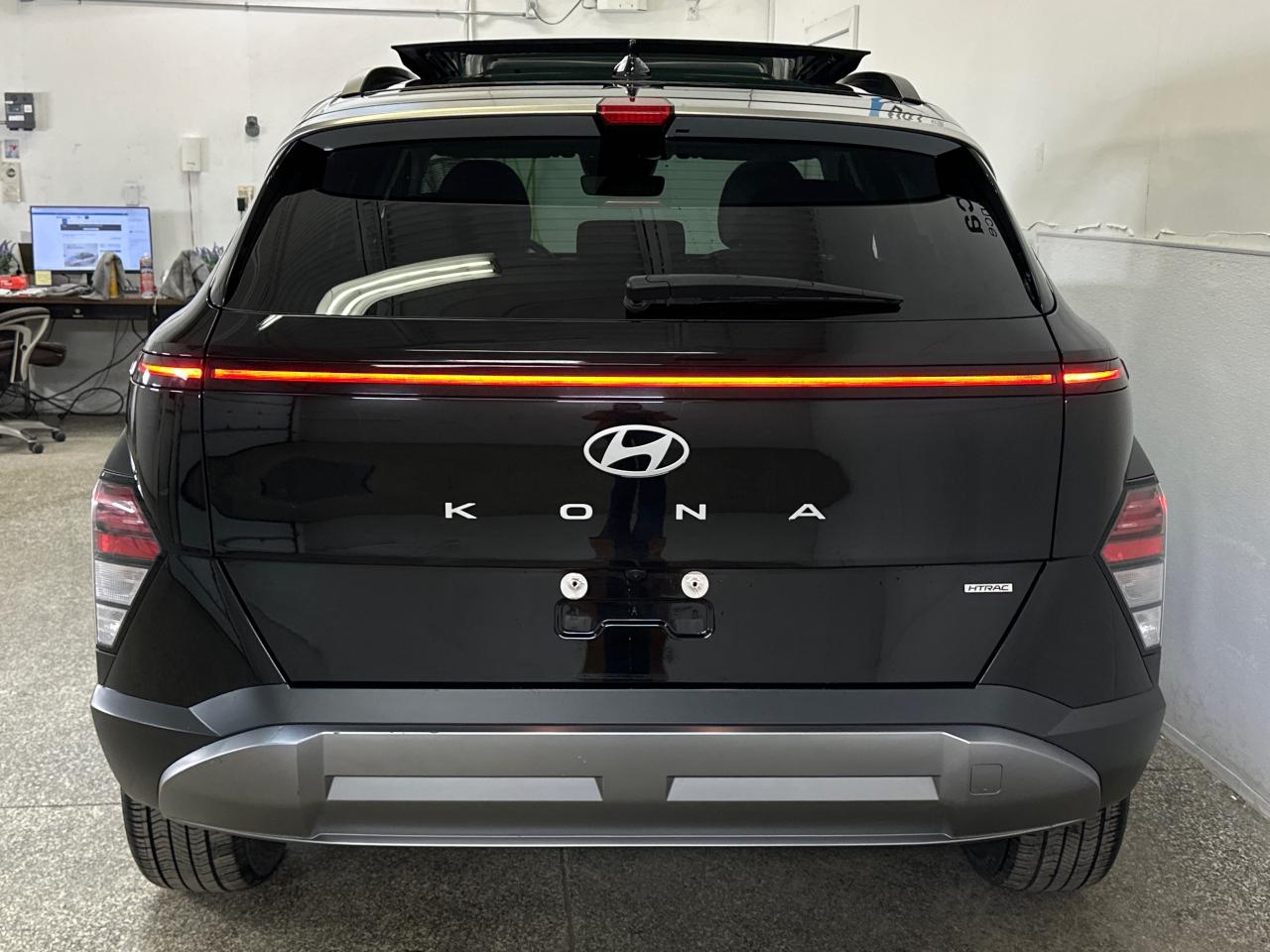 2024 Hyundai KONA 2.0L Preferred w/Trend Package 4dr All-Wheel Drive Photo4