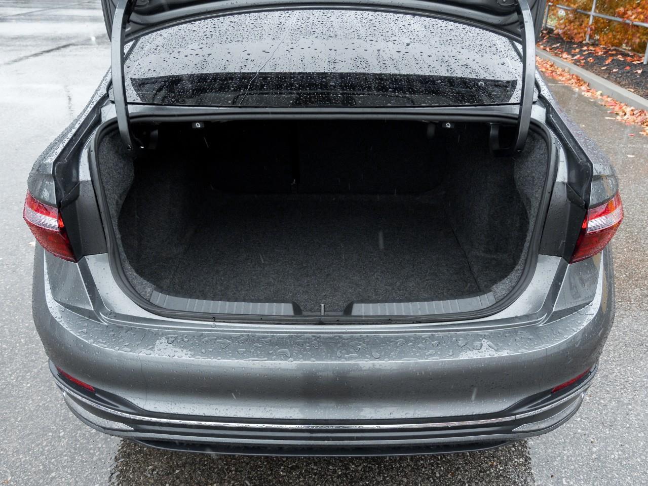 2024 Volkswagen Jetta Highline (A8) 4dr Sedan Photo