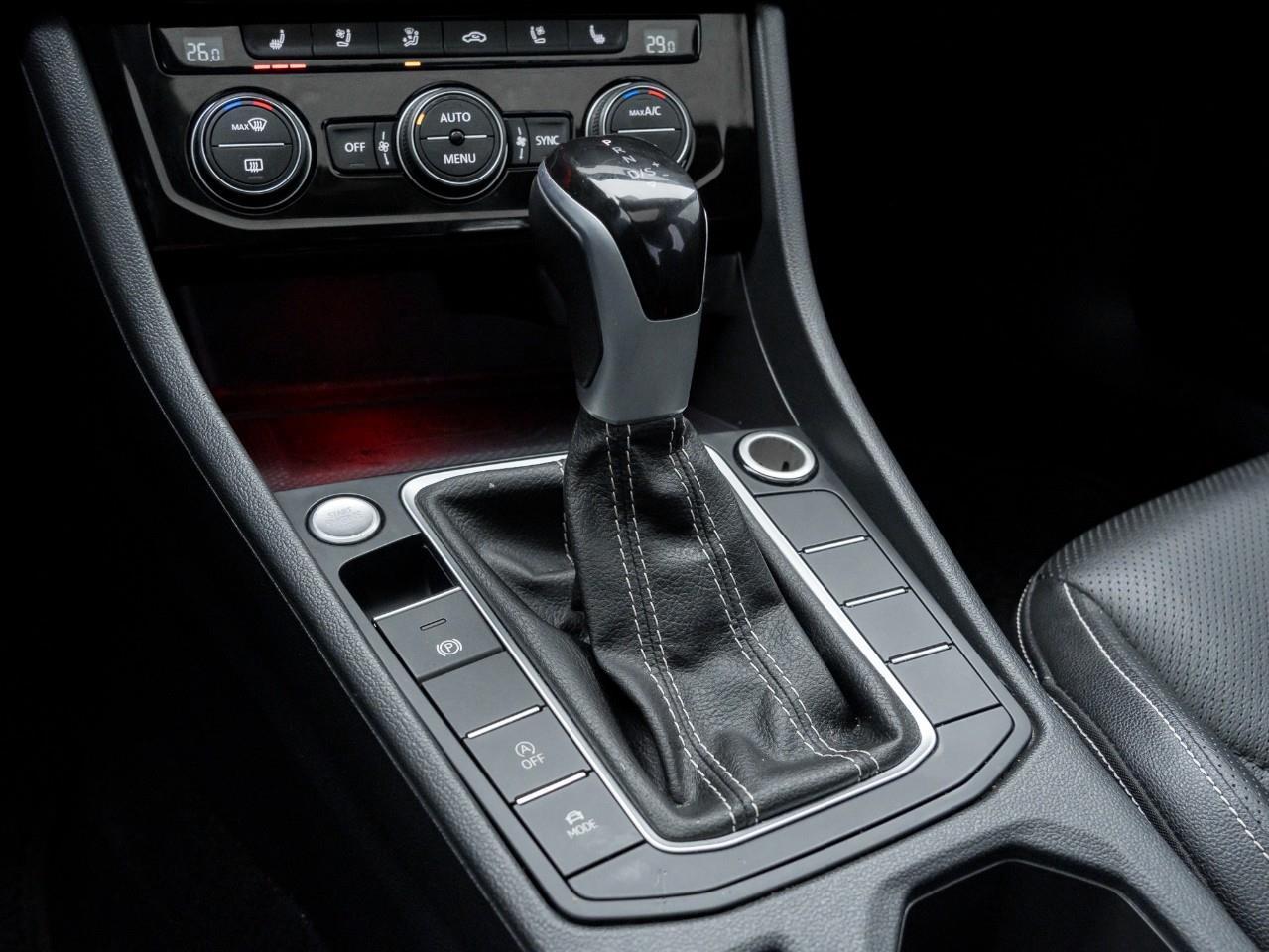 2024 Volkswagen Jetta Highline (A8) 4dr Sedan Photo