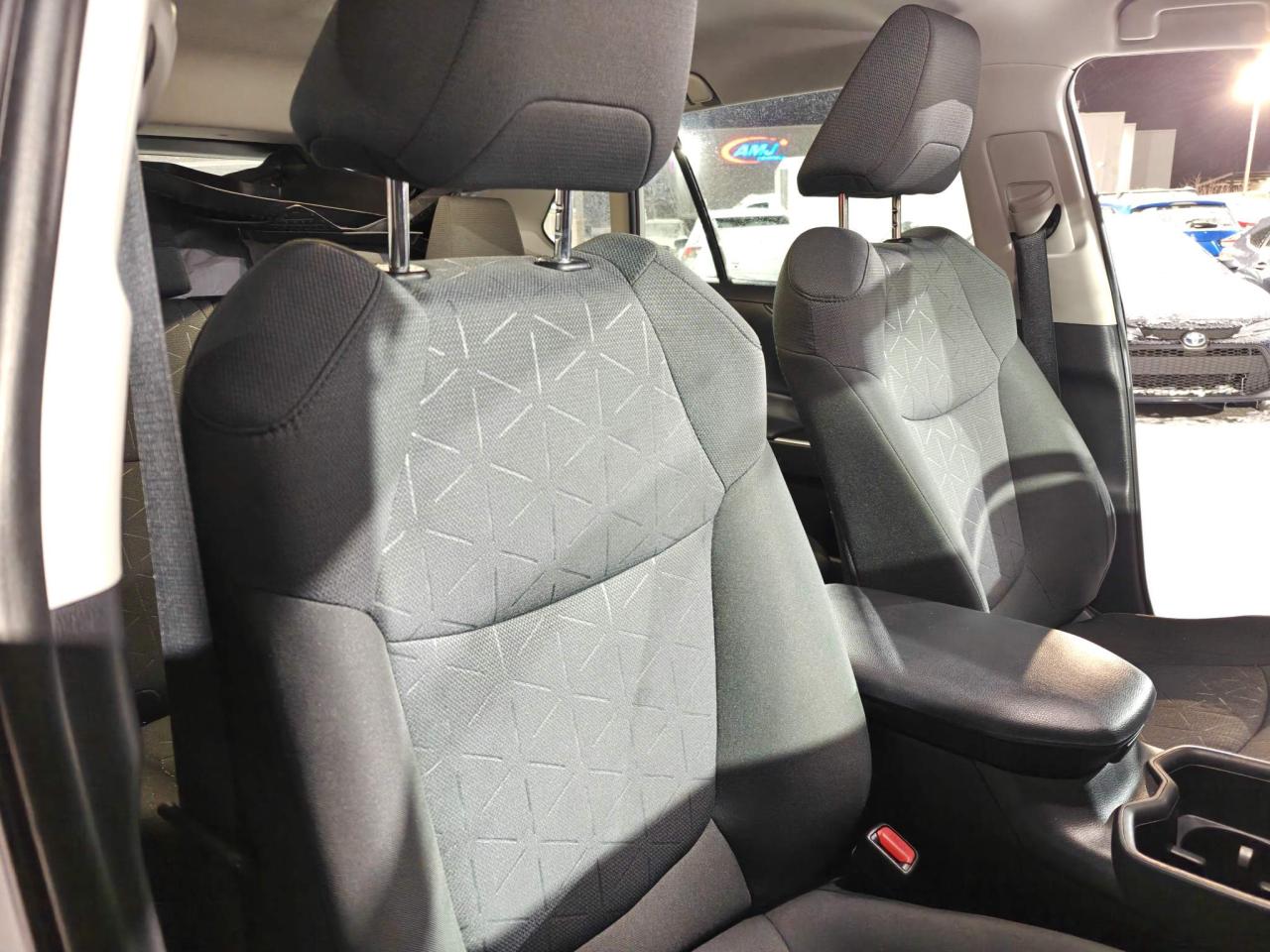 2022 Toyota RAV4 Hybrid LE 4dr All-Wheel Drive Photo