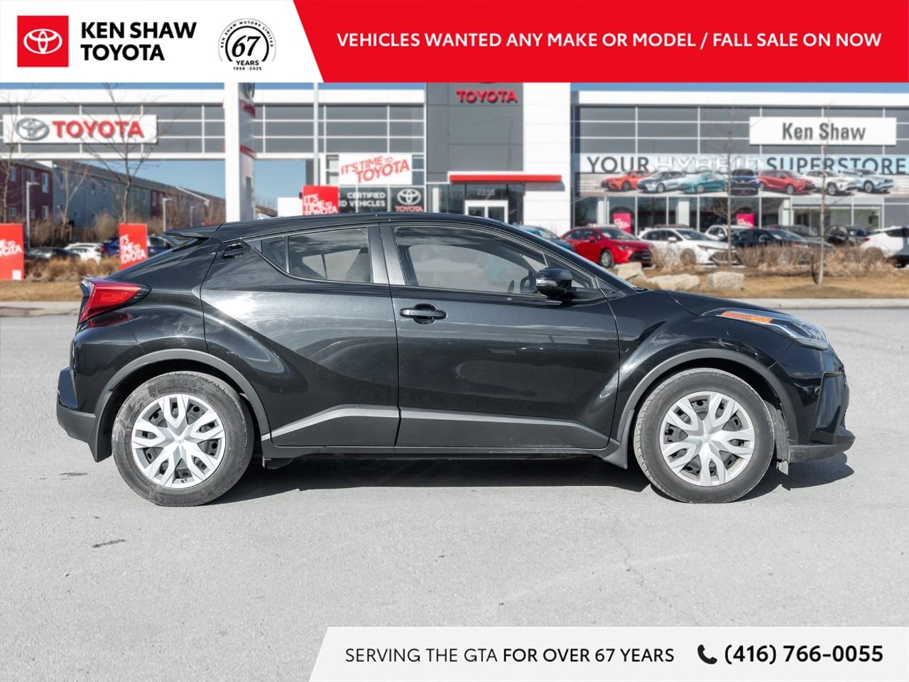 2022 Toyota C-HR LE 4dr Front-Wheel Drive Sport Utility Photo