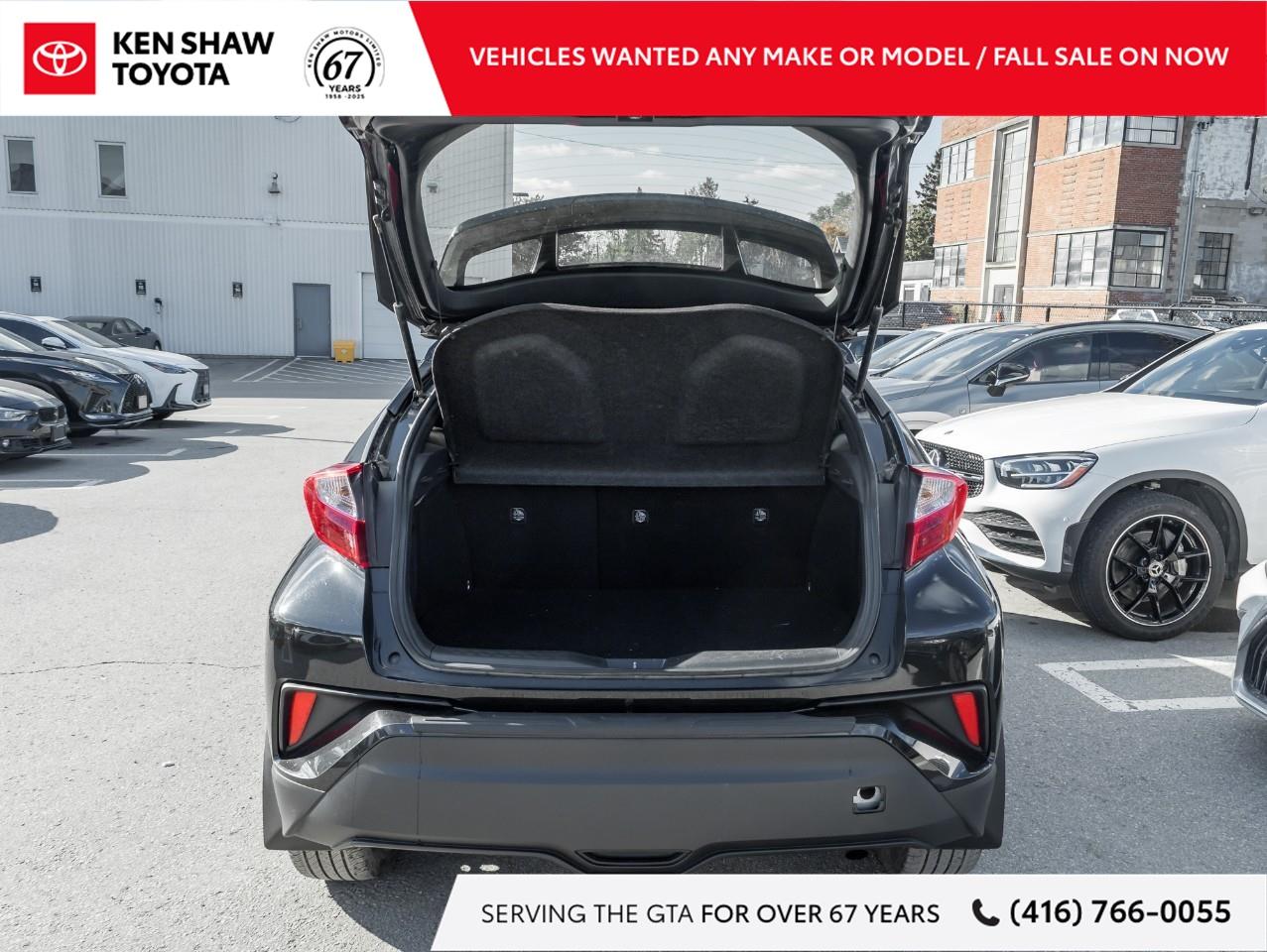 2022 Toyota C-HR LE 4dr Front-Wheel Drive Sport Utility Photo