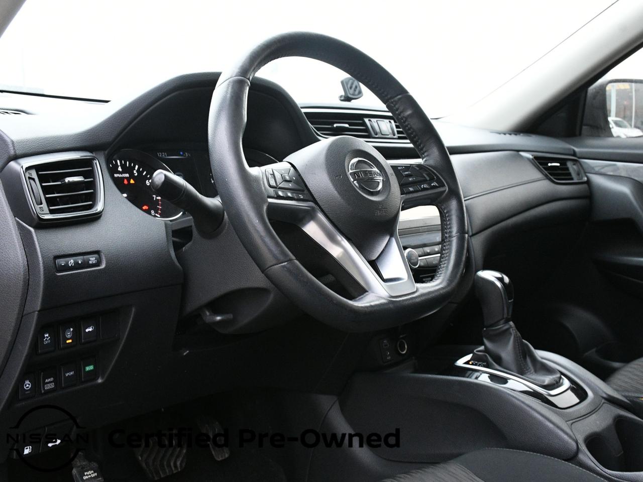 2017 Nissan Rogue SV 4dr All-wheel Drive Photo