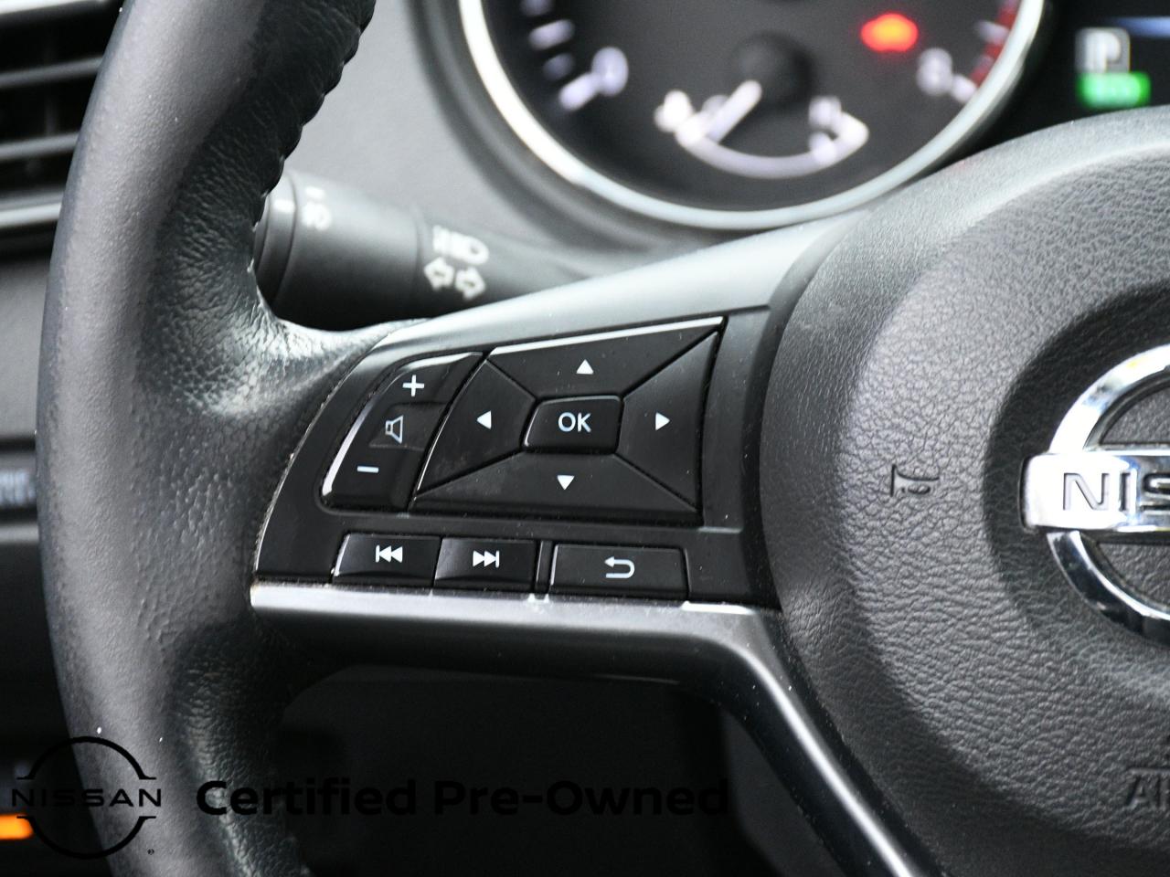 2017 Nissan Rogue SV 4dr All-wheel Drive Photo