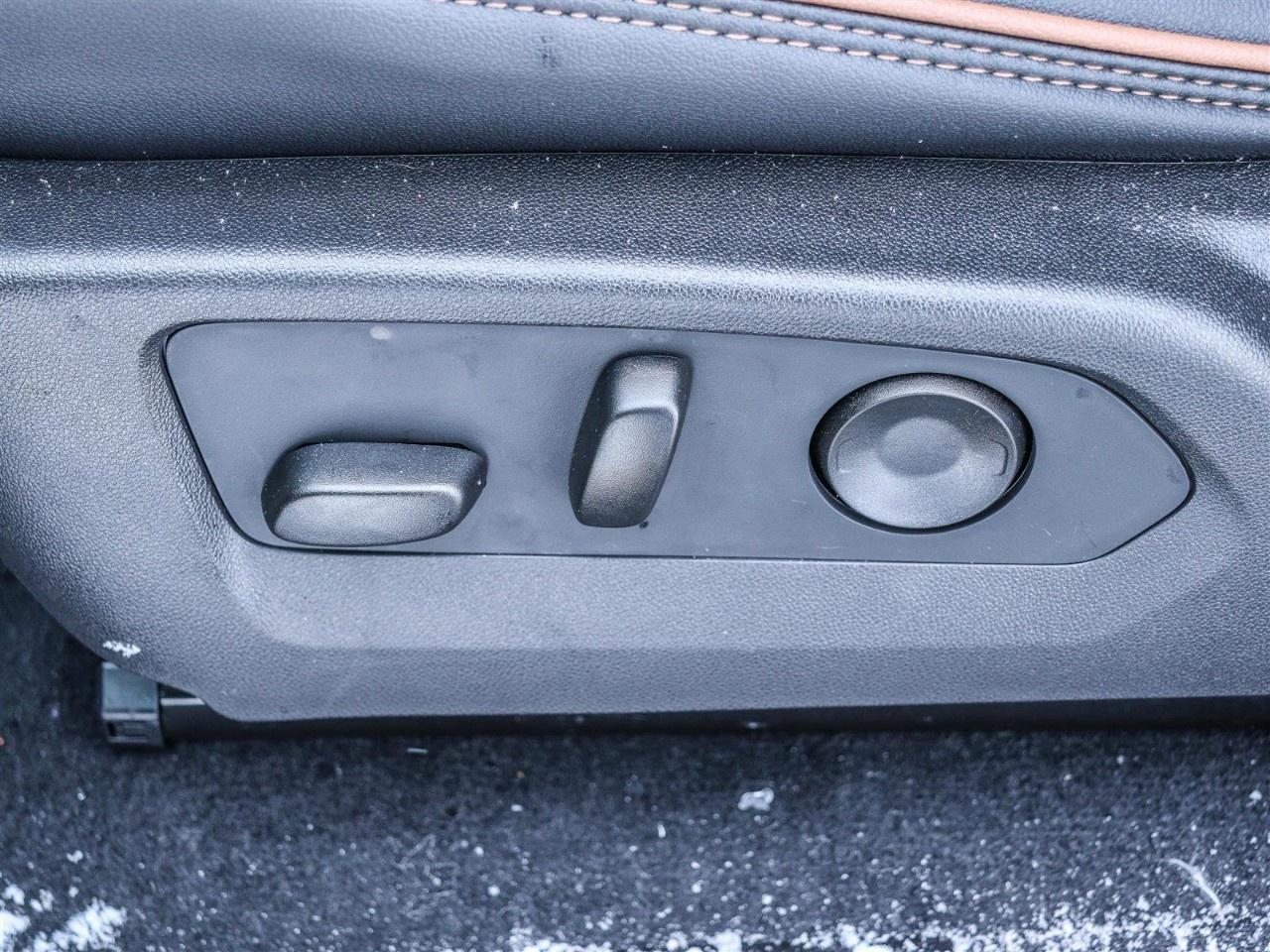 2026 GMC Canyon Crew Cab Short Box 4-Wheel Drive AT4 Photo